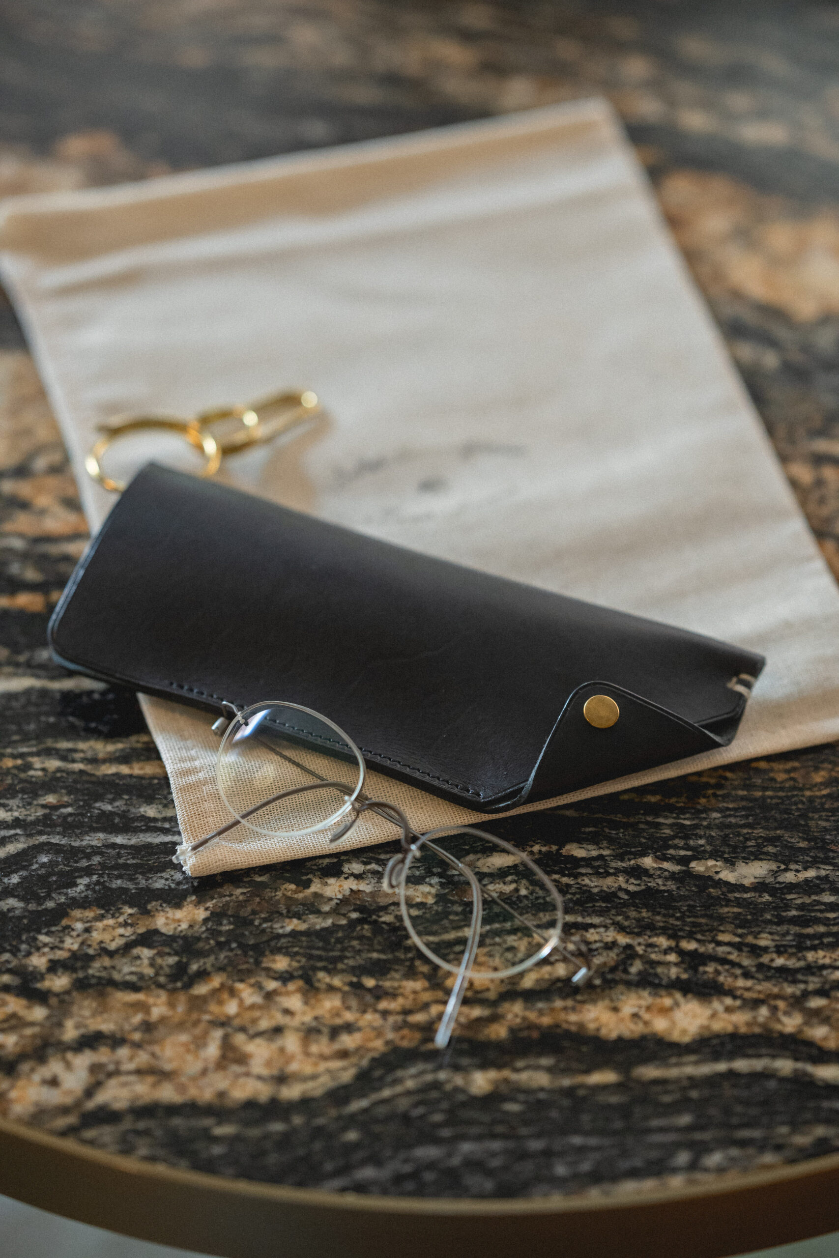 GLASSES CASE